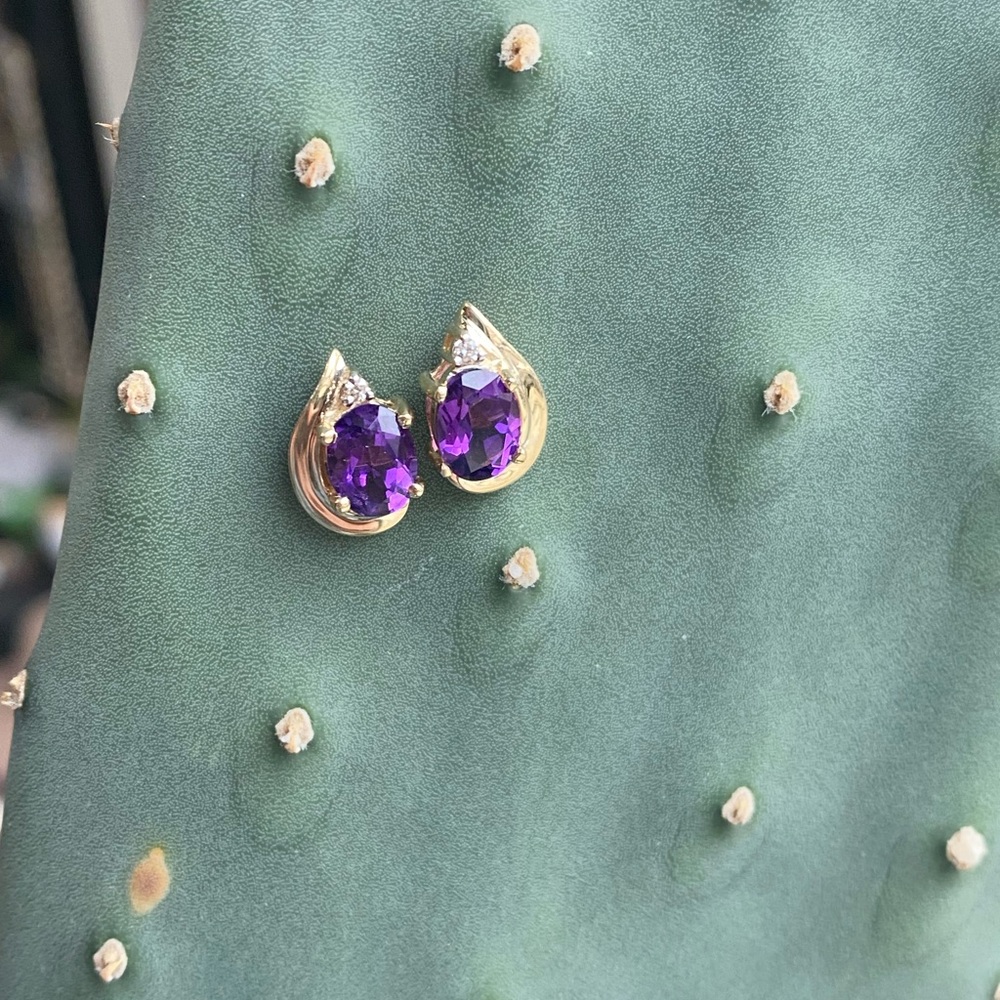 Oval cut Amethyst earrings